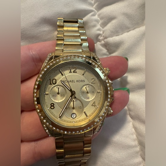 Michael Kors Golden Runway Women’s Watch - Picture 10 of 11